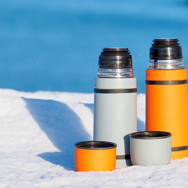 Як вибрати термос, що тримає тепло 24 години: повний гід для мандрівників