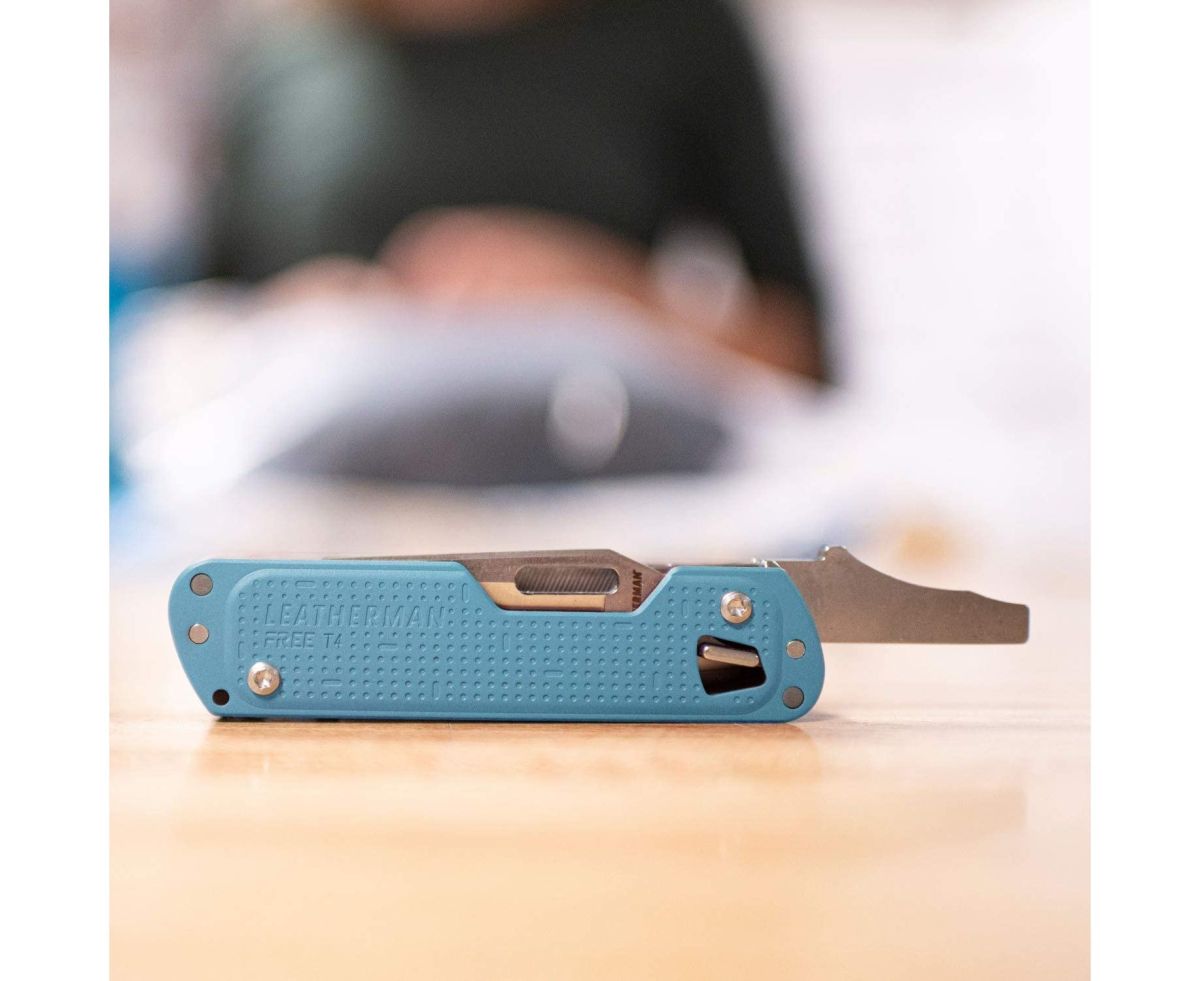 Мультиінструмент Leatherman Free T4 Arctic