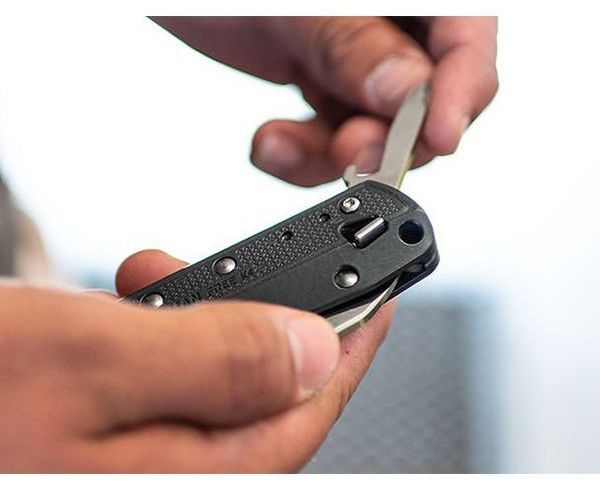 Ніж-мультитул Leatherman Free K2 Navy