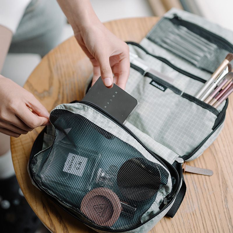 Косметичка Naturehike NH20SN010, розмір S, світло-сіра