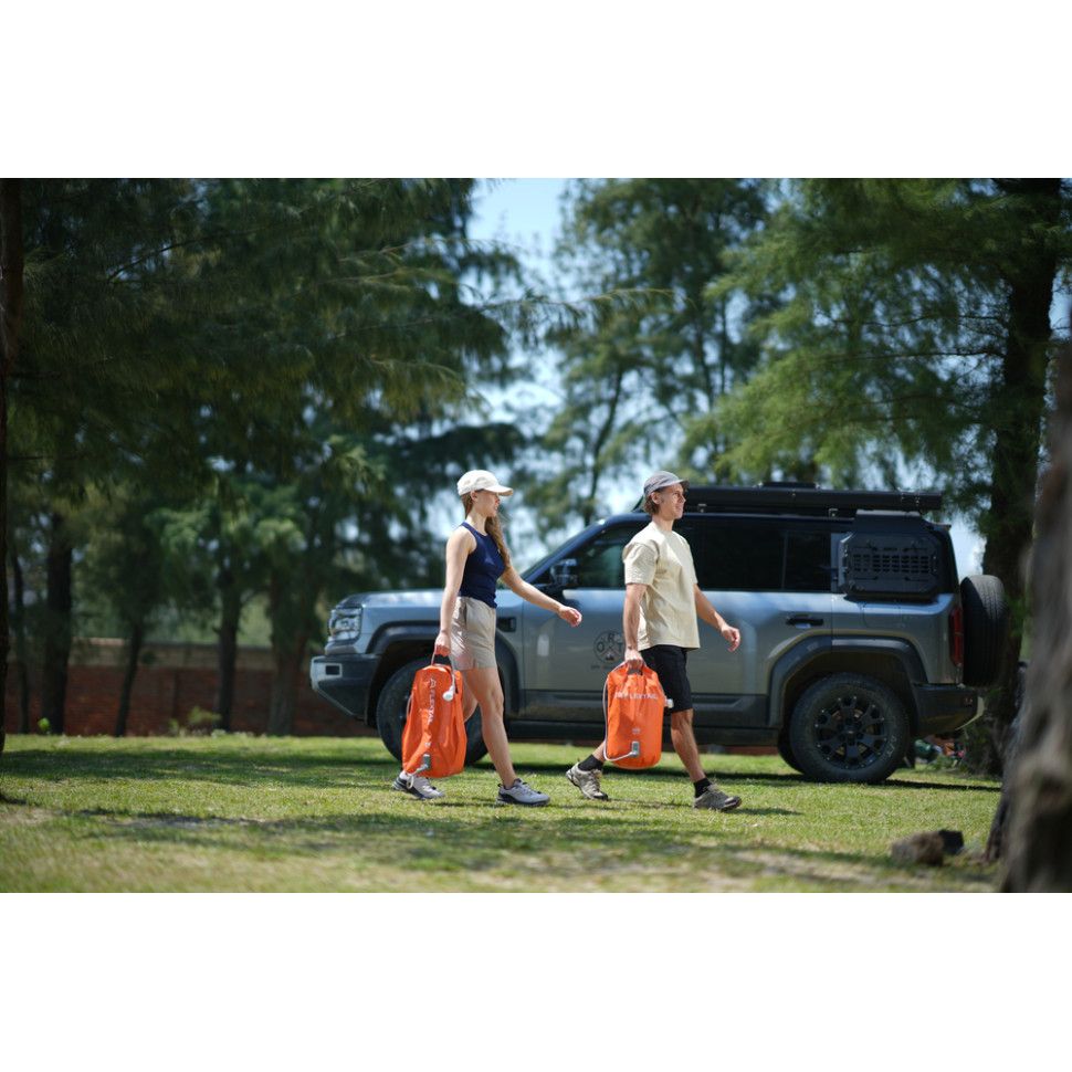 Душ портативний із ємністю та насосом Flextail Tiny Shower Bag, 20л, помаранчевий