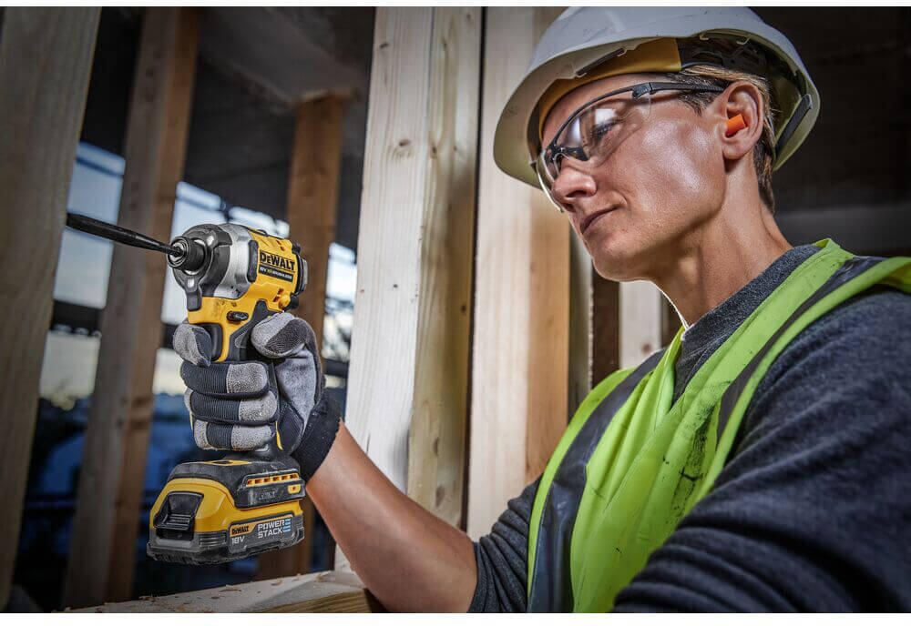 Шуруповерт ударний акумуляторний безщітковий DeWALT DCF850E1T