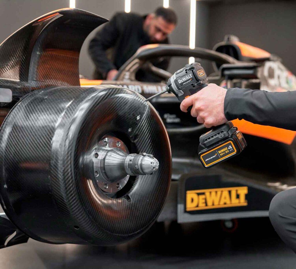 Шурупокрут ударний McLaren F1 TEAM LIMITED EDITION DeWALT DCF85MM2T