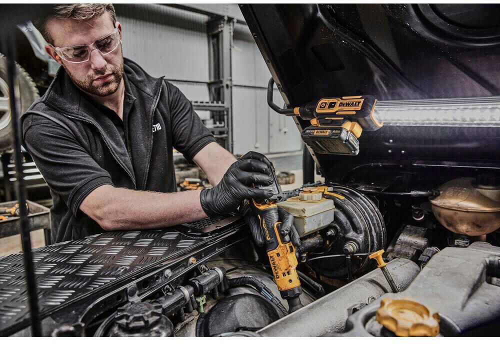 Гайкокрут кутовий - ключ-храповик акумуляторний