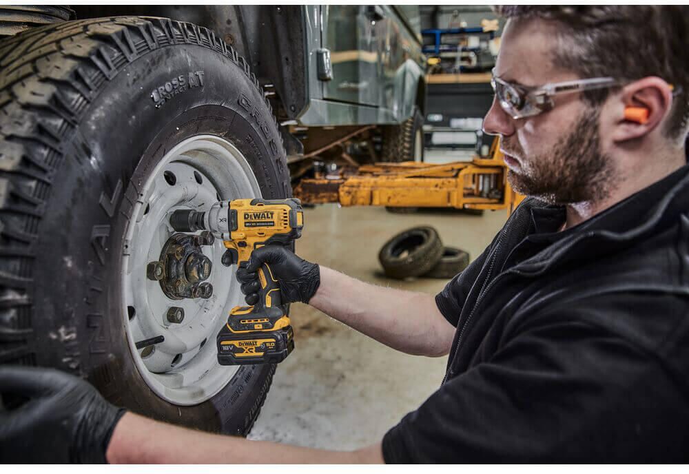 Гайковерт ударний акумуляторний безщітковий DeWA