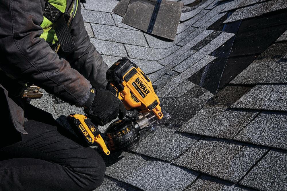 Пістолет цвяхозабивний акумуляторний безщітковий DeWALT DCN45RND2