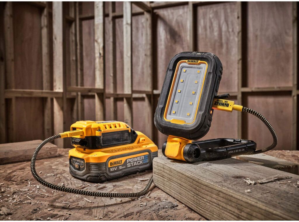 Ліхтар світлодіодний акумуляторний DeWALT DCL182