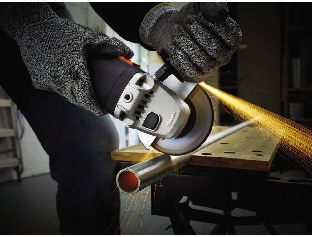 Шліфмашина кутова - болгарка мережева BLACK+DECKER KG912