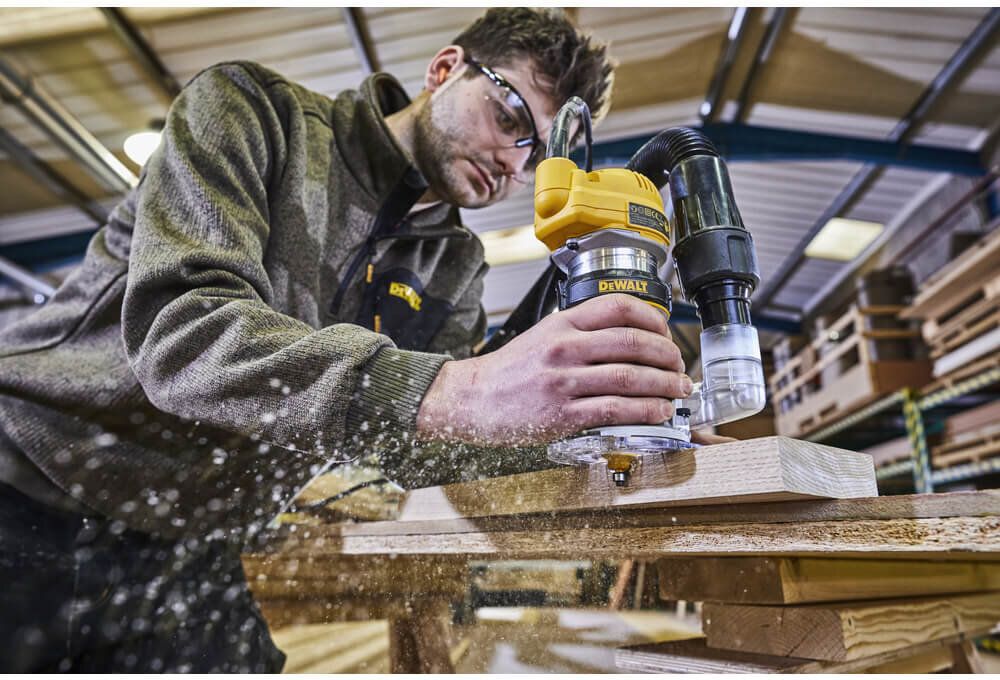 Фрезер мережевий DeWALT D26200