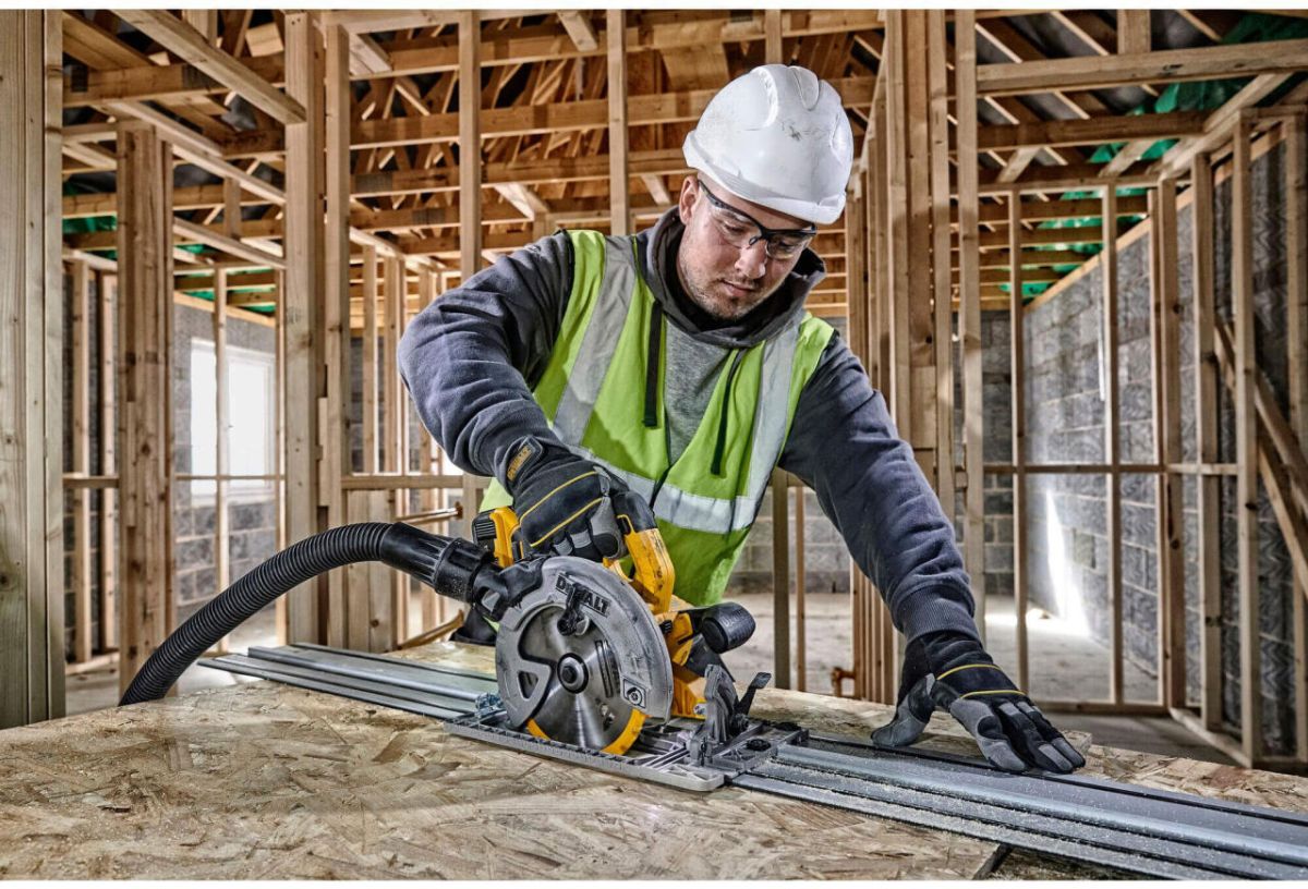 Пила дискова акумуляторна безщіткова DeWALT DCS572NT