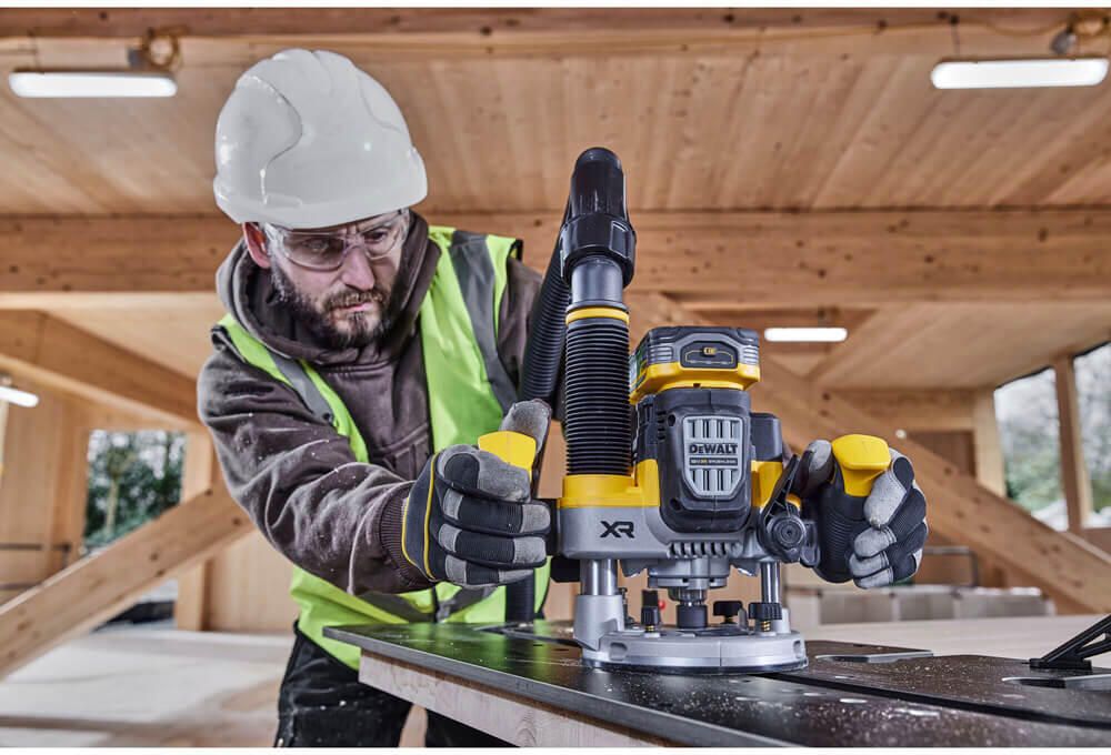 Фрезер акумуляторний безщітковий DeWALT DCW620NT
