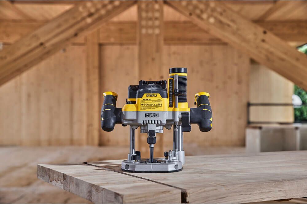 Фрезер акумуляторний безщітковий DeWALT DCW620NT