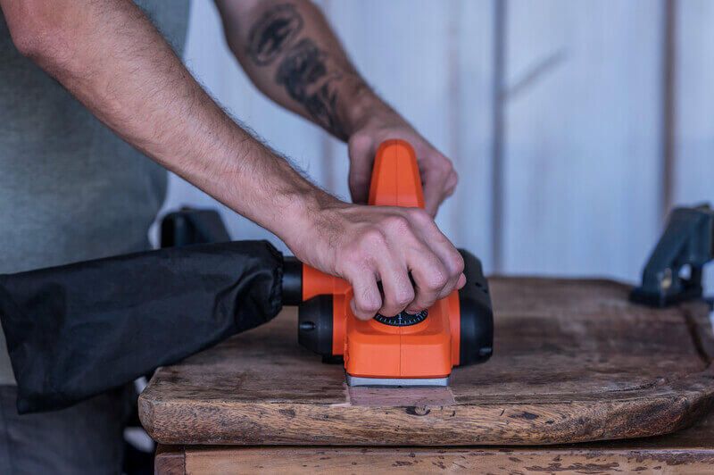 Рубанок мережевий BLACK+DECKER BEW712