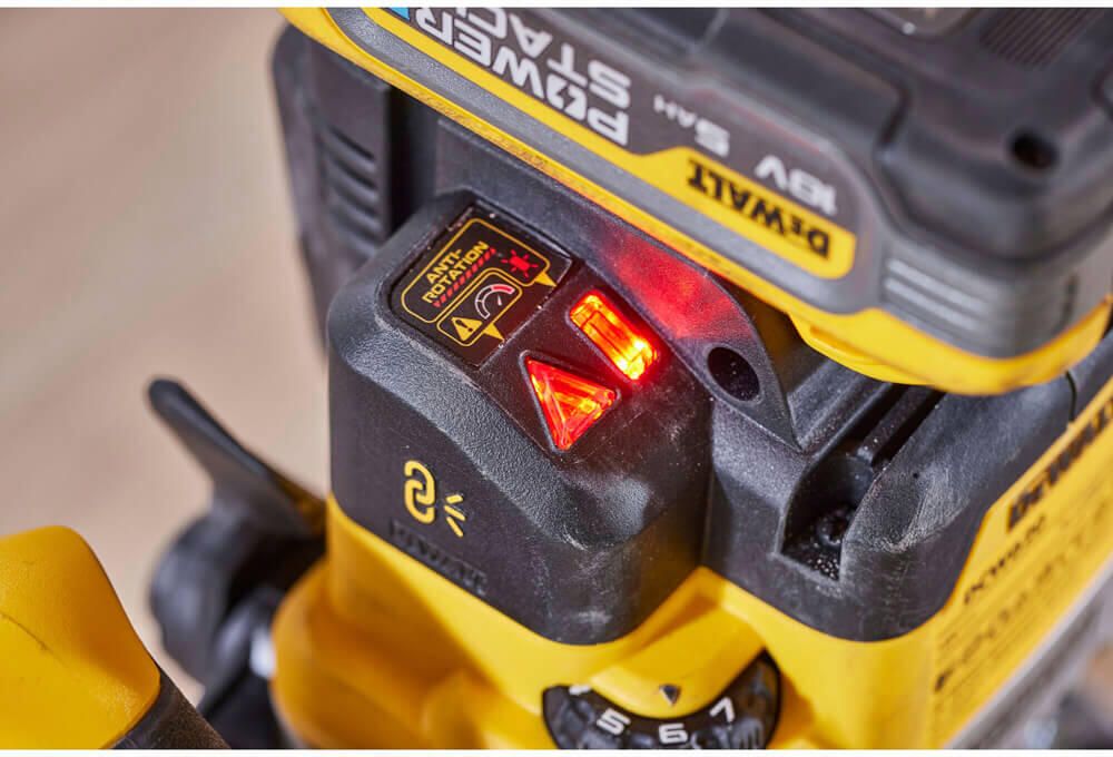 Фрезер акумуляторний безщітковий DeWALT DCW620NT