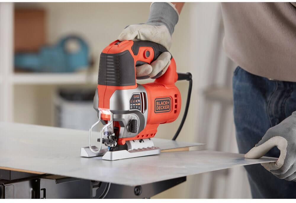 Пила лобзиковая мережева BLACK+DECKER BES610