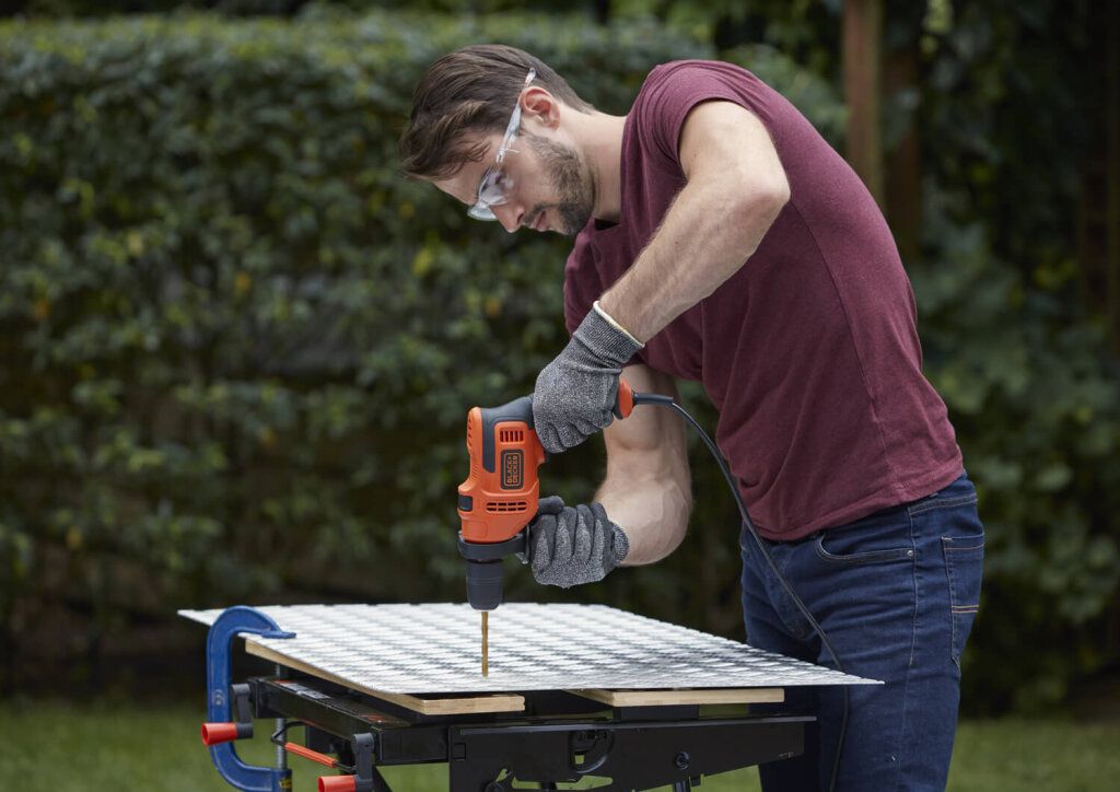 Дриль мережевий ударний BLACK+DECKER BEH200