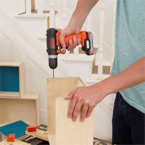 Дриль-шурупокрут акумуляторний BLACK+DECKER BDCD