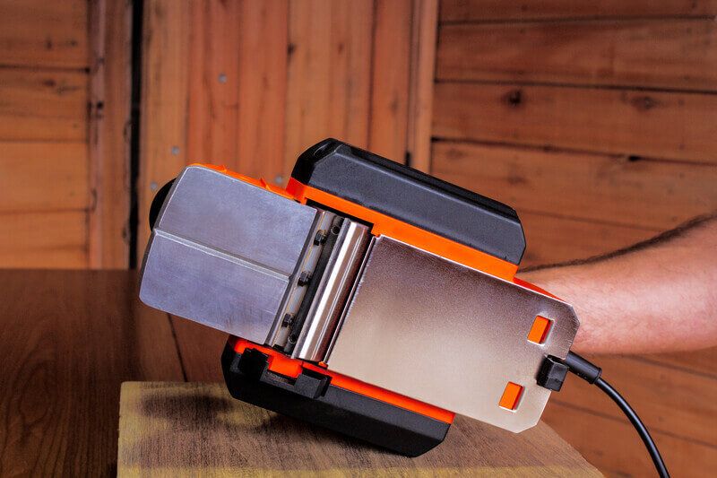 Рубанок мережевий BLACK+DECKER BEW712