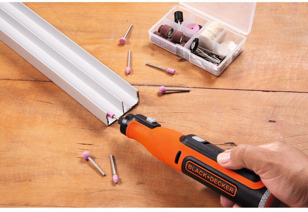 Багатофункціональний інструмент акумуляторний BLACK+DECKER BCRT8I