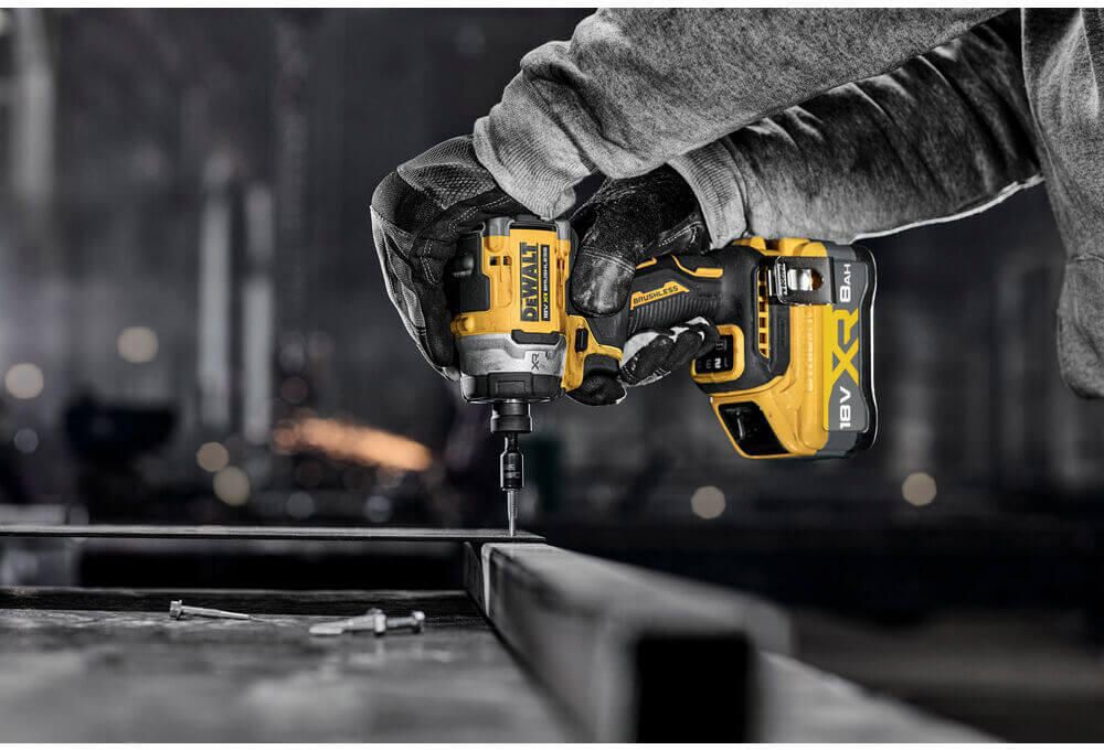 Шурупокрут ударний акумуляторний безщітковий DeWALT DCF860NT