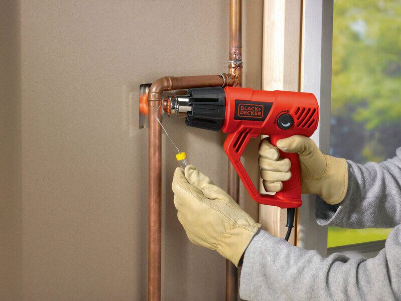 Пістолет гарячого повітря - фен мережевий BLACK+DECKER KX2001