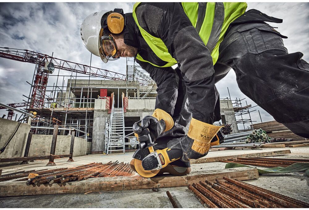 Шліфмашина кутова - болгарка акумуляторна безщіткова DeWALT DCG406N