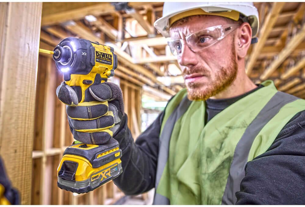 Шурупокрут ударний гідравлічний акумуляторний безщітковий DeWALT DCF870E2T