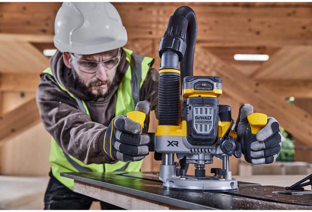 Фрезер акумуляторний безщітковий DeWALT DCW620NT